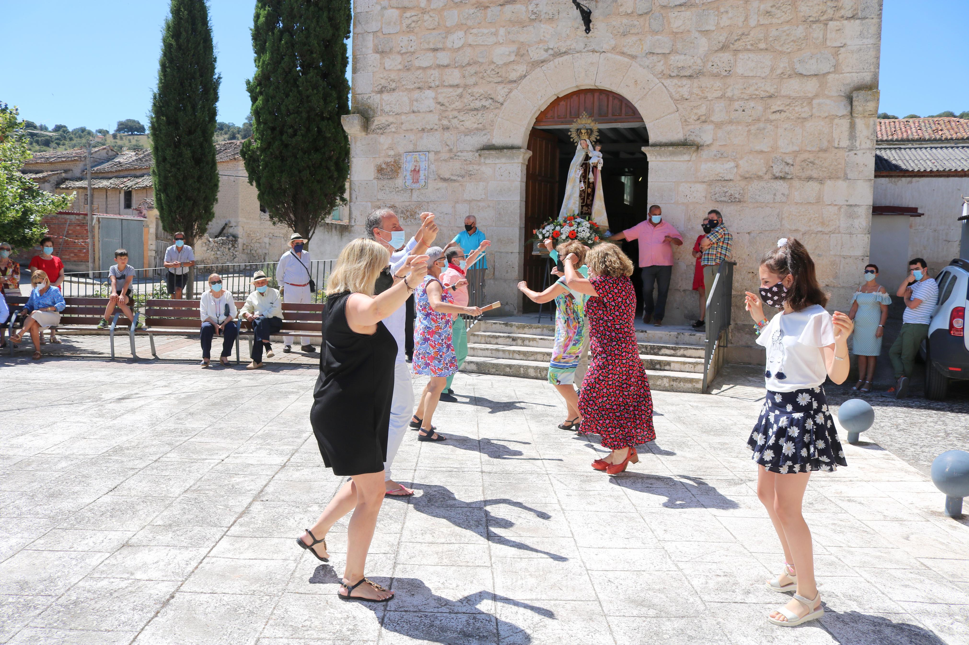 Los ceviqueños danzaron en honor a la Virgen del Carmen