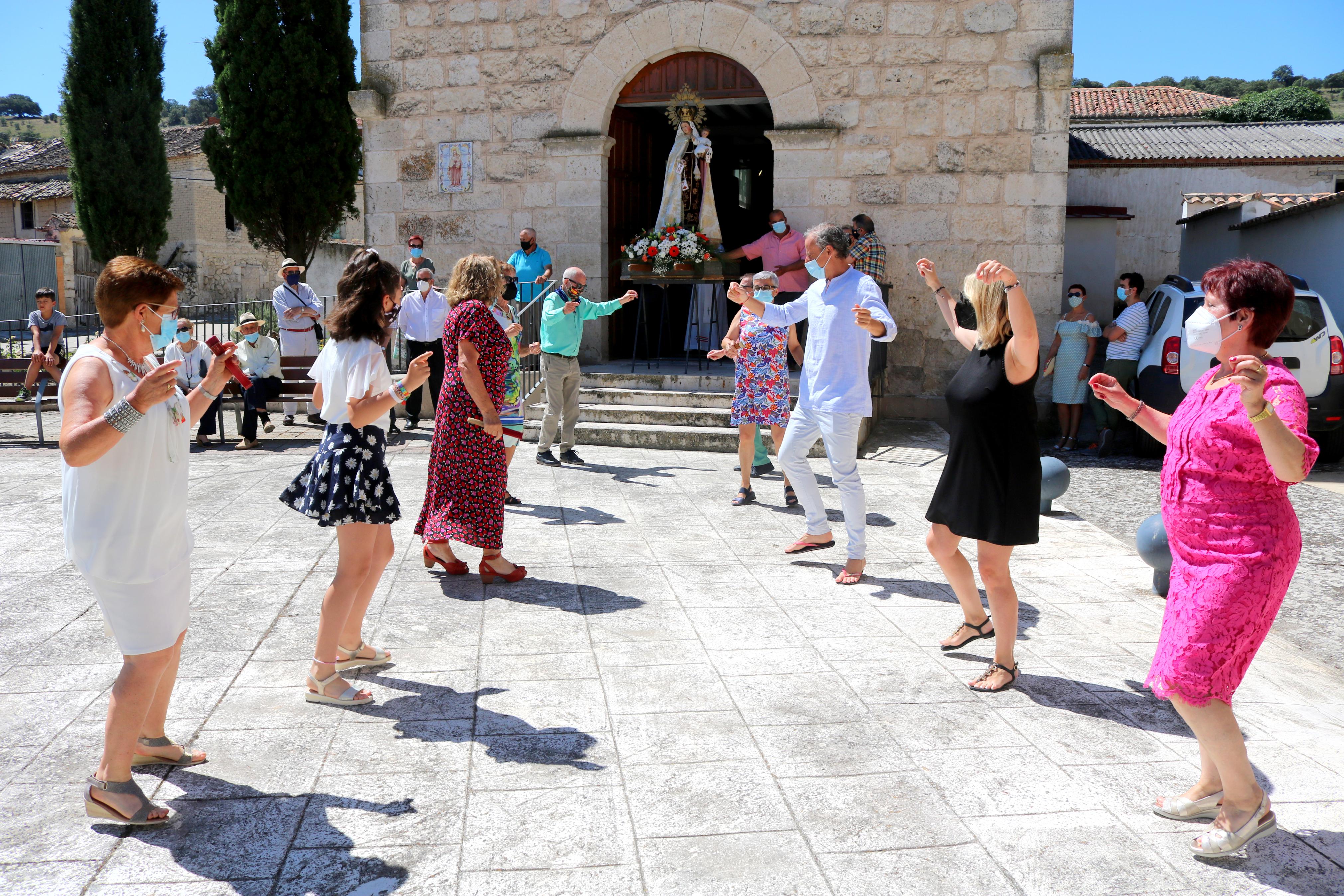 Los ceviqueños danzaron en honor a la Virgen del Carmen
