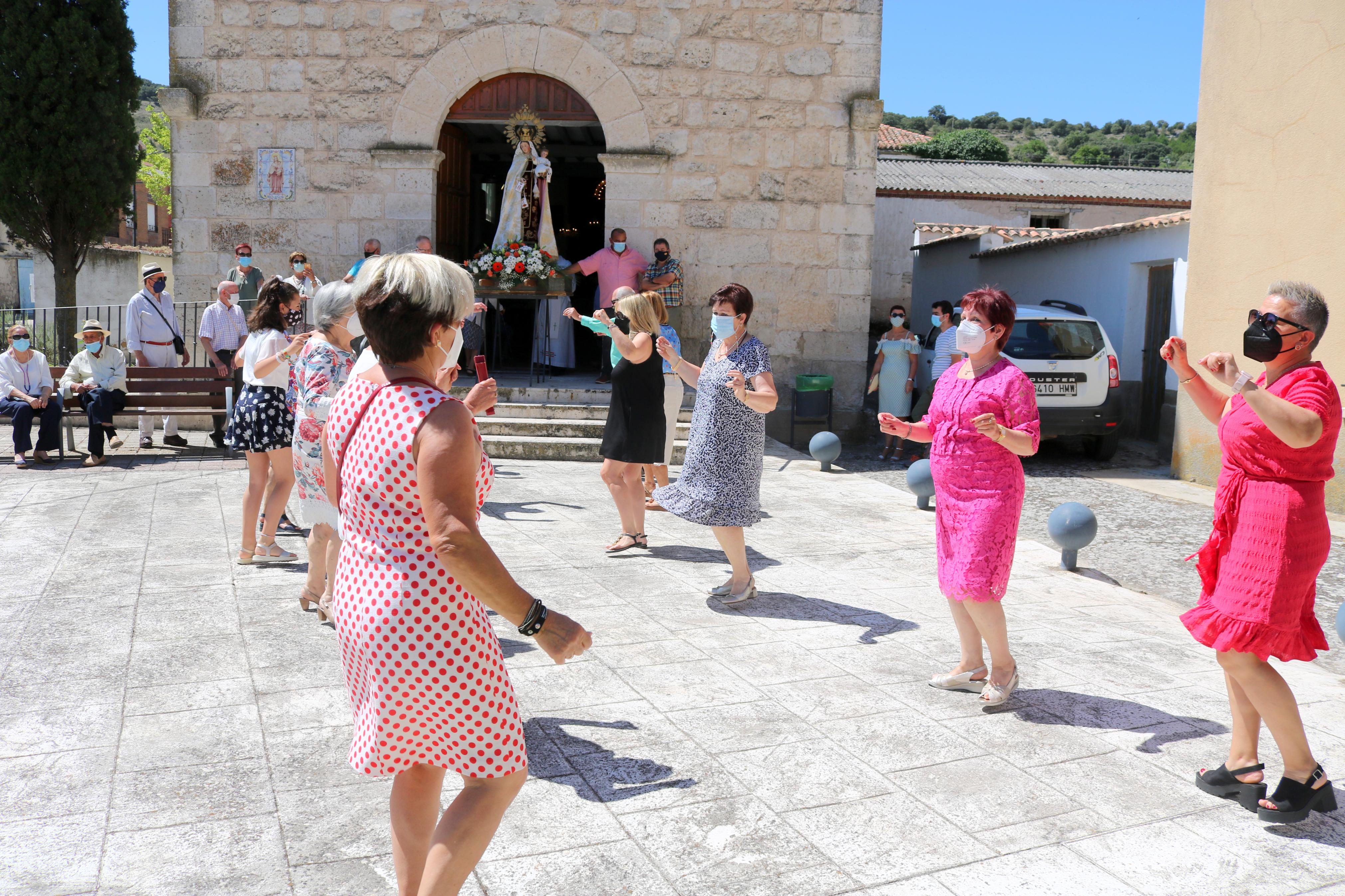 Los ceviqueños danzaron en honor a la Virgen del Carmen