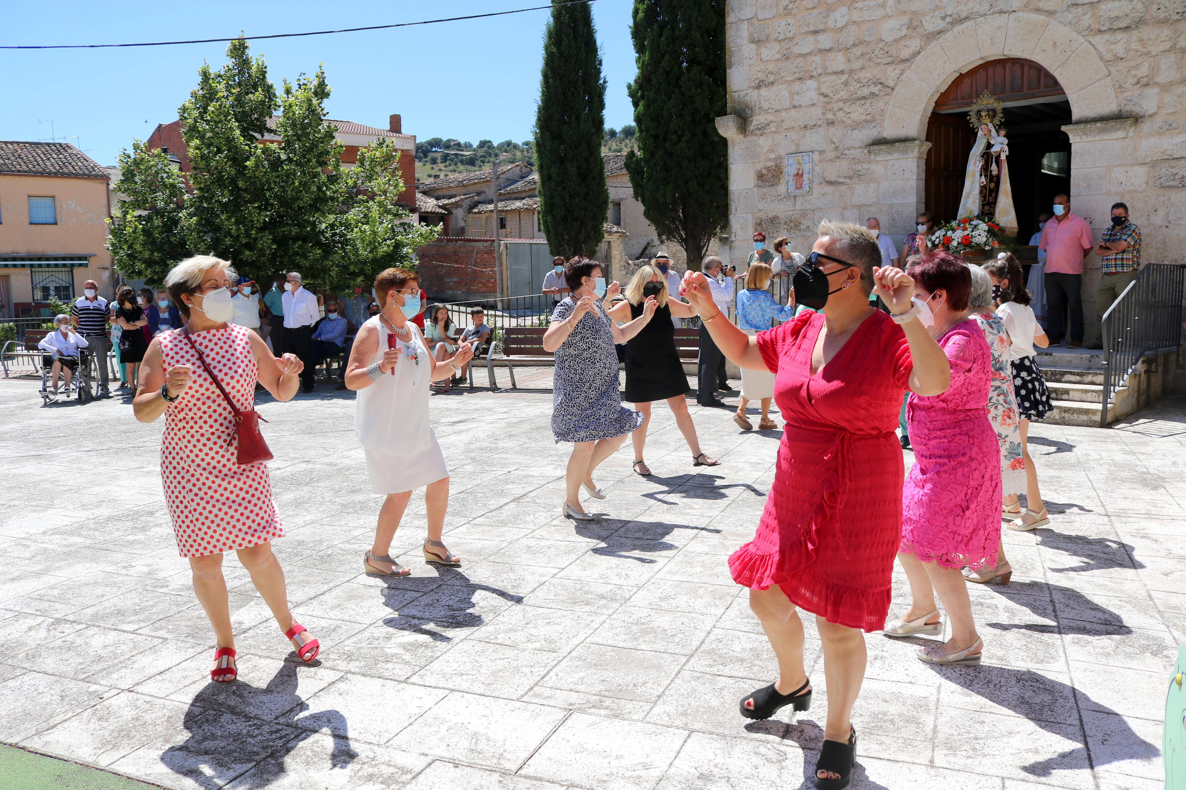 Los ceviqueños danzaron en honor a la Virgen del Carmen