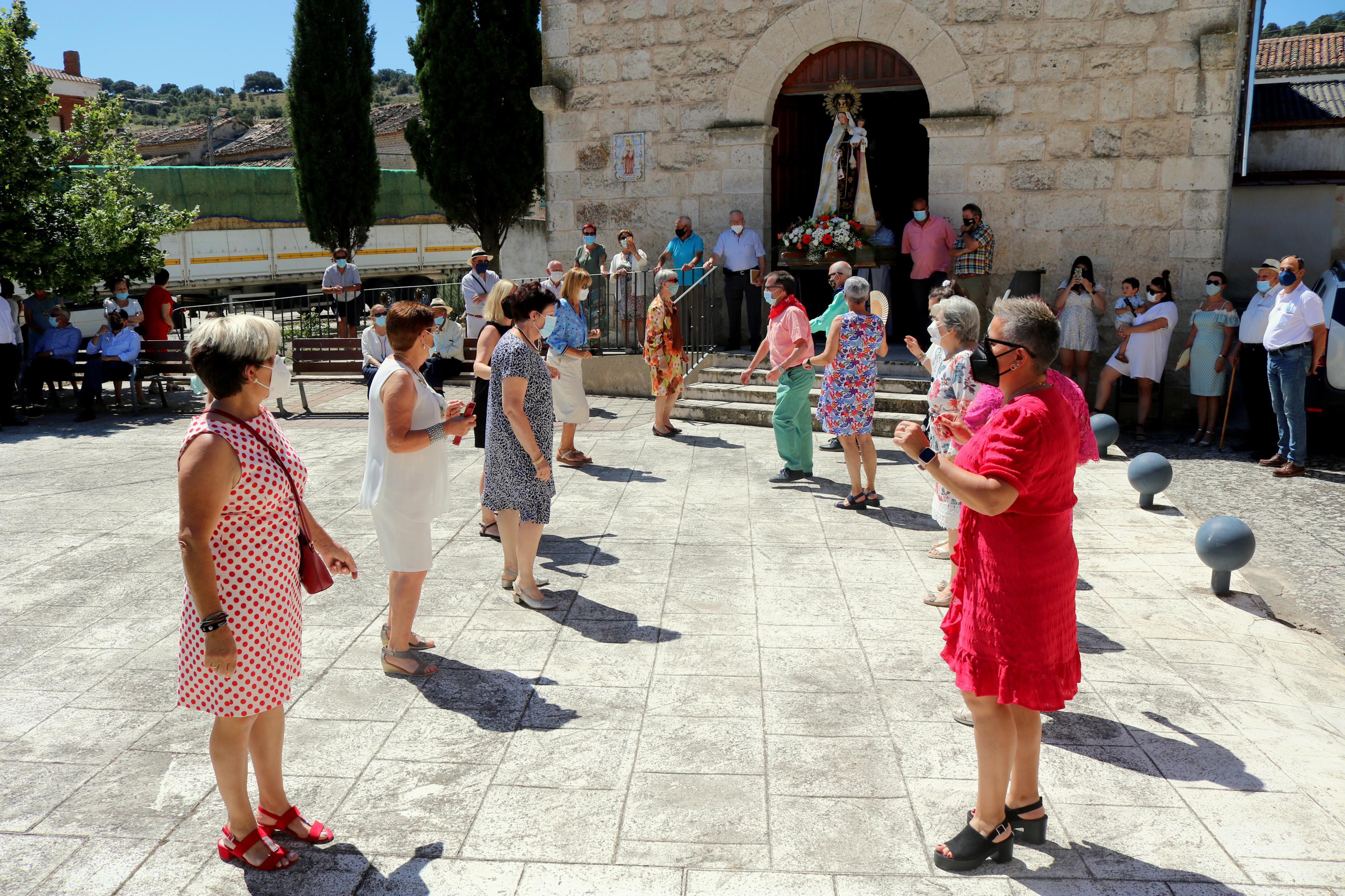 Los ceviqueños danzaron en honor a la Virgen del Carmen