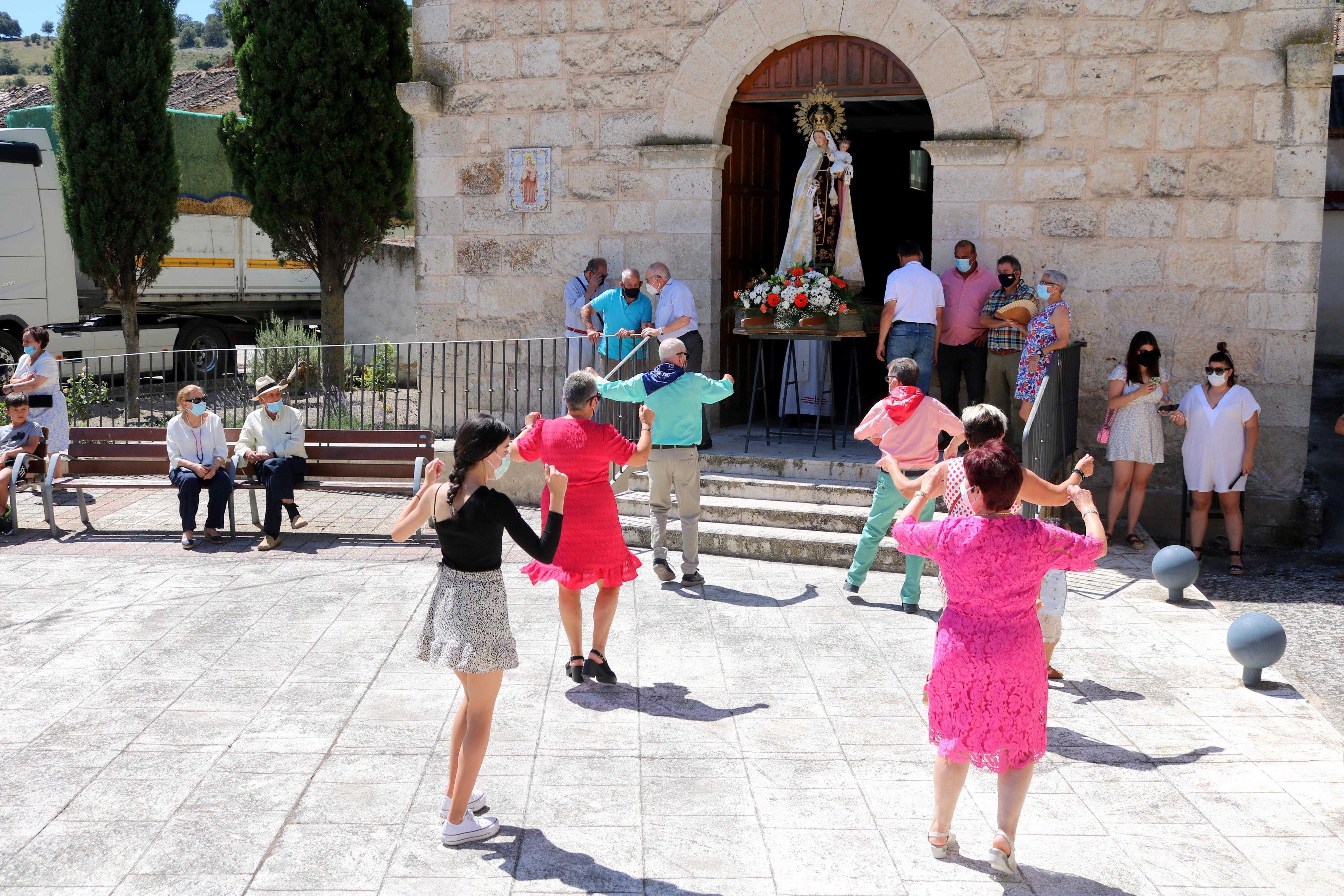 Los ceviqueños danzaron en honor a la Virgen del Carmen