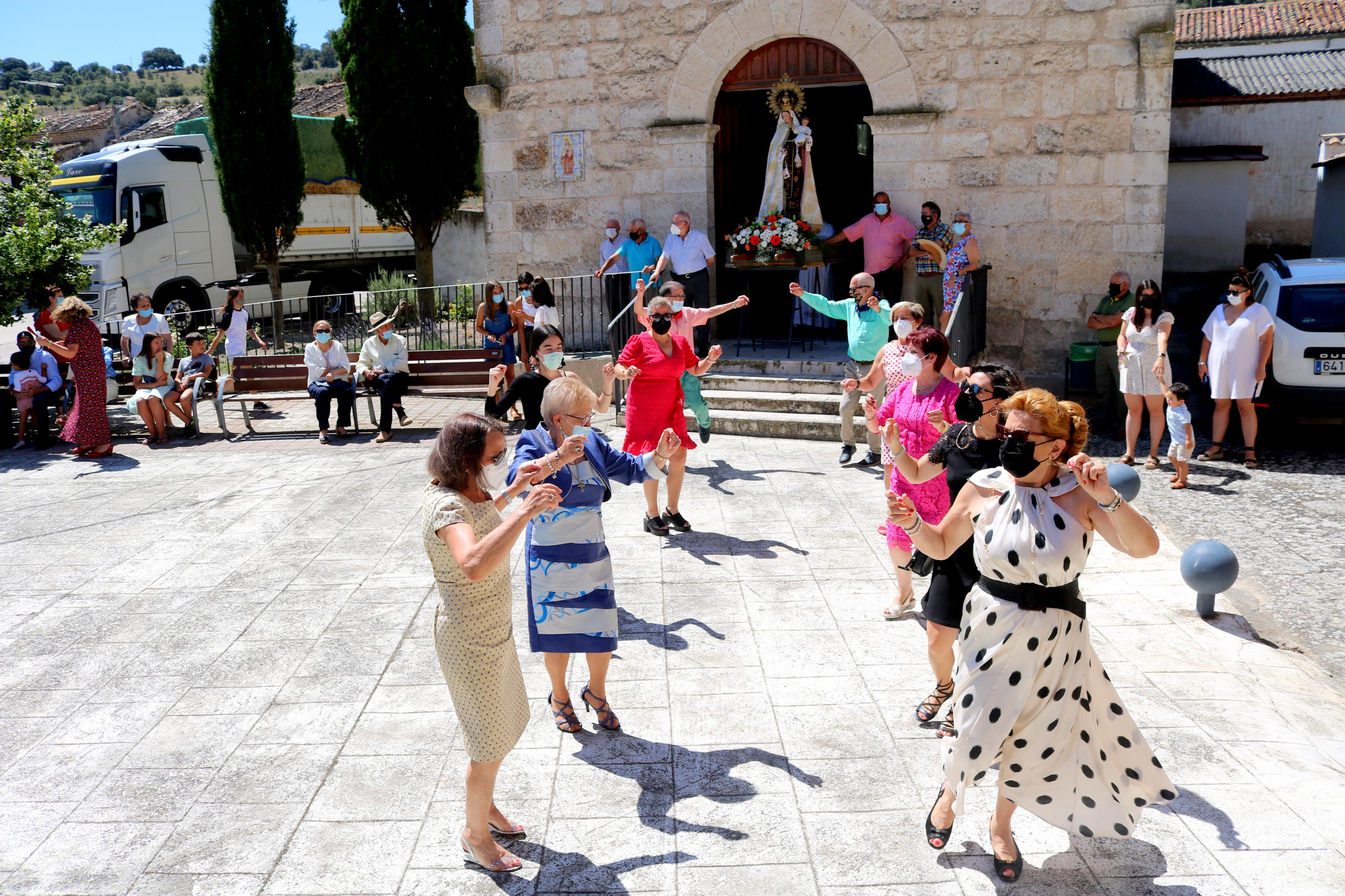 Los ceviqueños danzaron en honor a la Virgen del Carmen