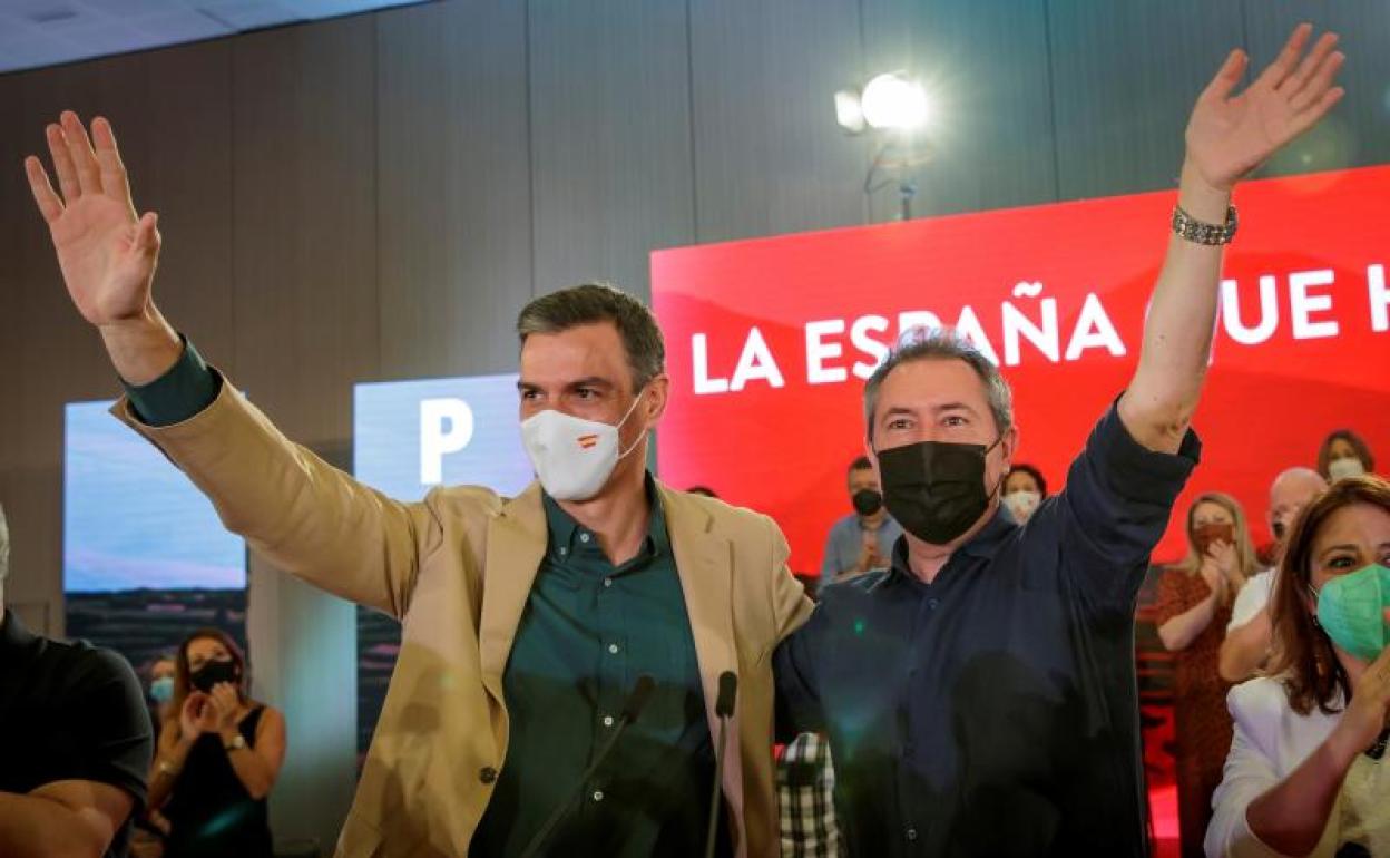 Pedro sánchez y Juan Espadas 