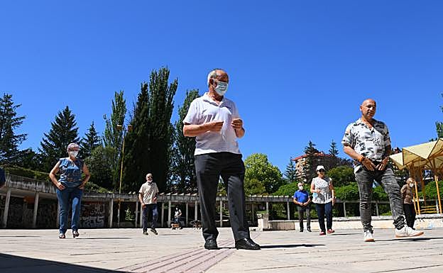 Participantes en bailes en línea. 