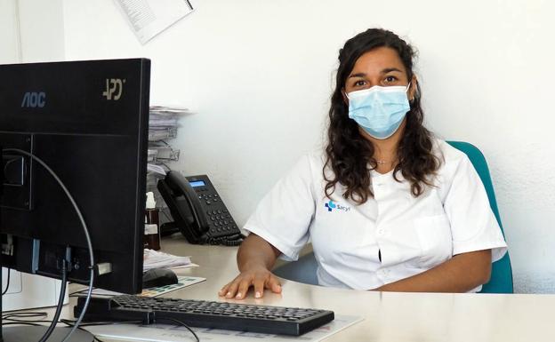 Blanca Lorenzo, en su puesto de trabajo en el Centro de Salud Delicias II, de Valladolid. 
