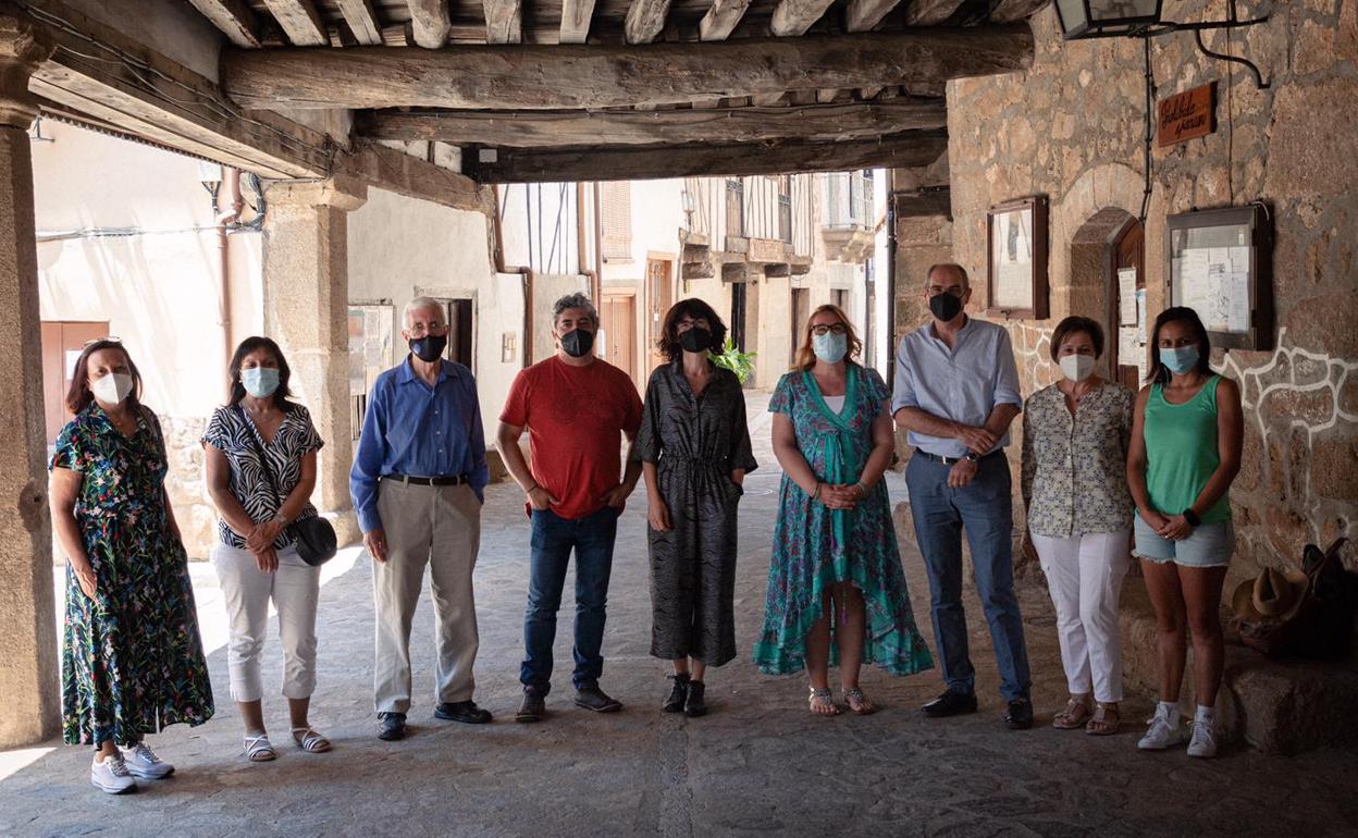 Los miembros del jurado de los Premios Rosa María García Cano se reunieron en Sequeros. 
