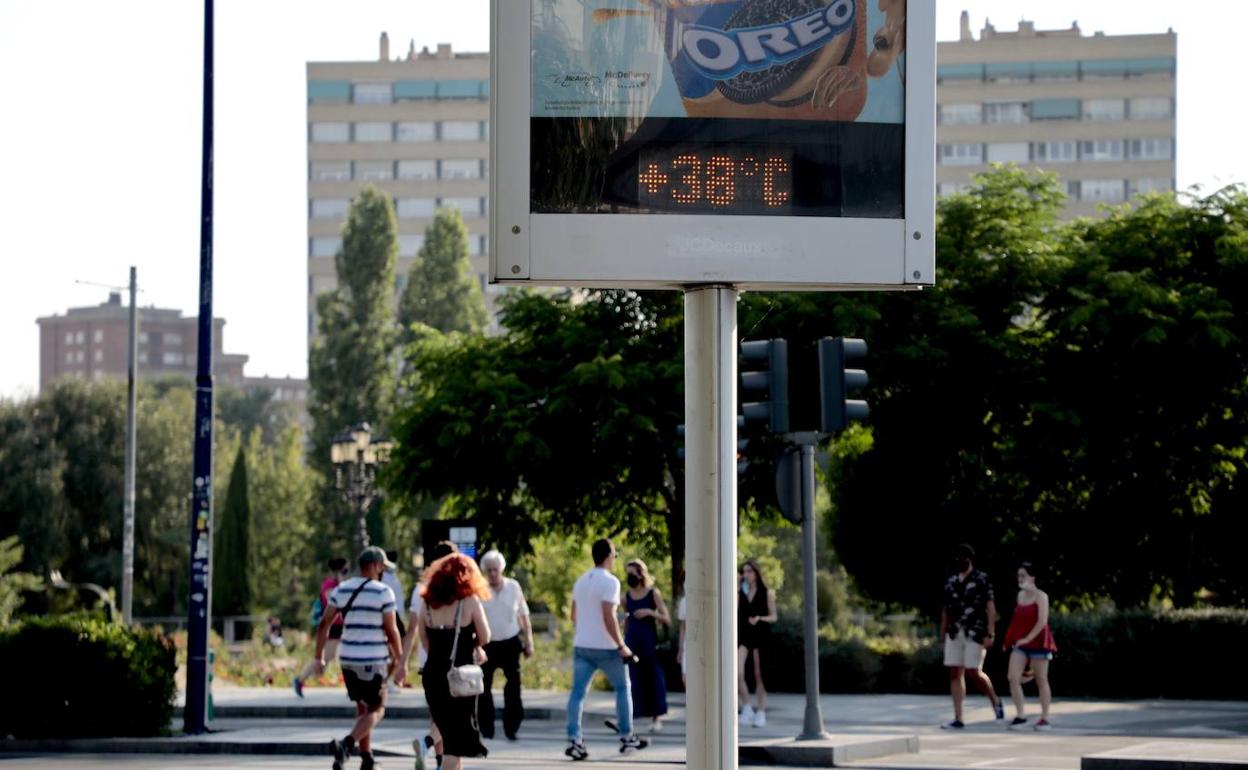 Un termómetro de Valladolid marcaba ayer 38 grados.