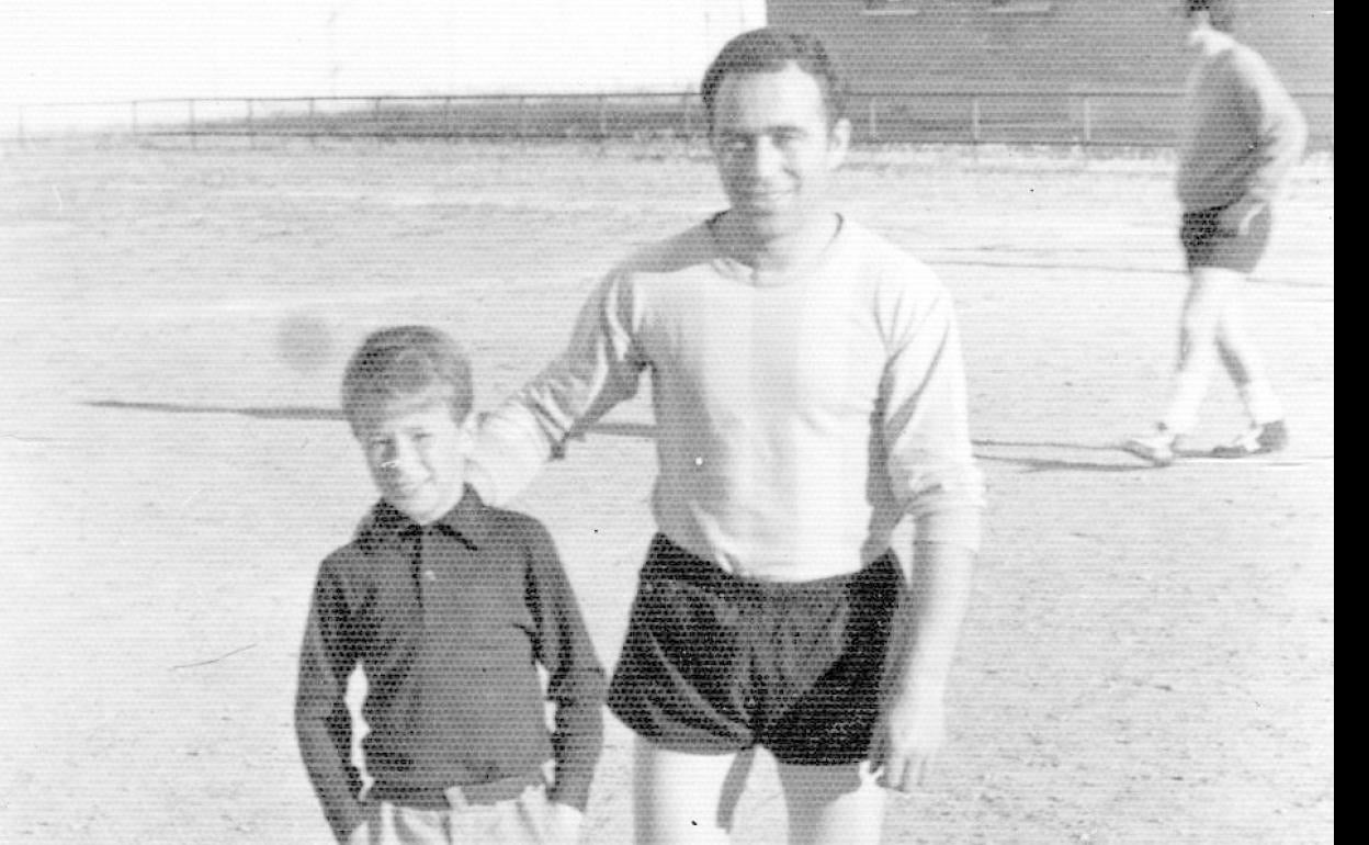 Teodoro Domínguez junto a su hijo José Luis 