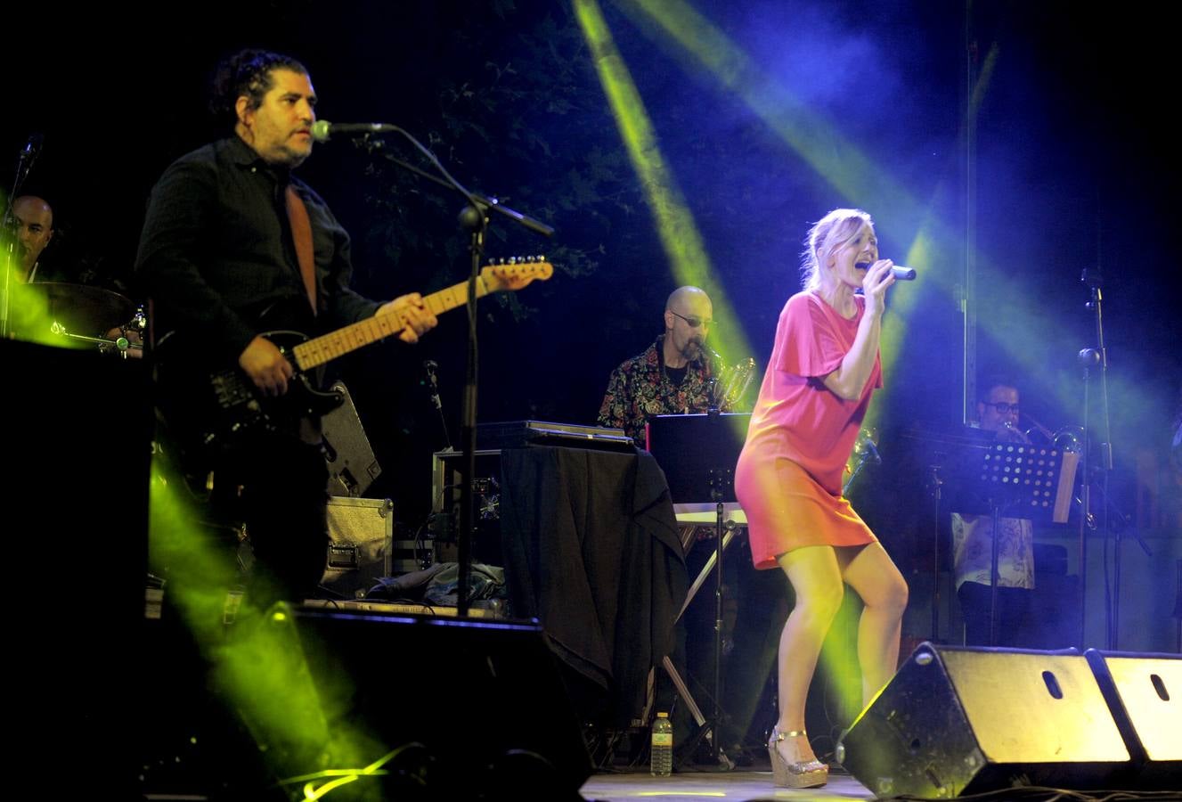 Fotos: Concierto de Mrs Misery en la Plaza España de Santovenia de Pisuerga