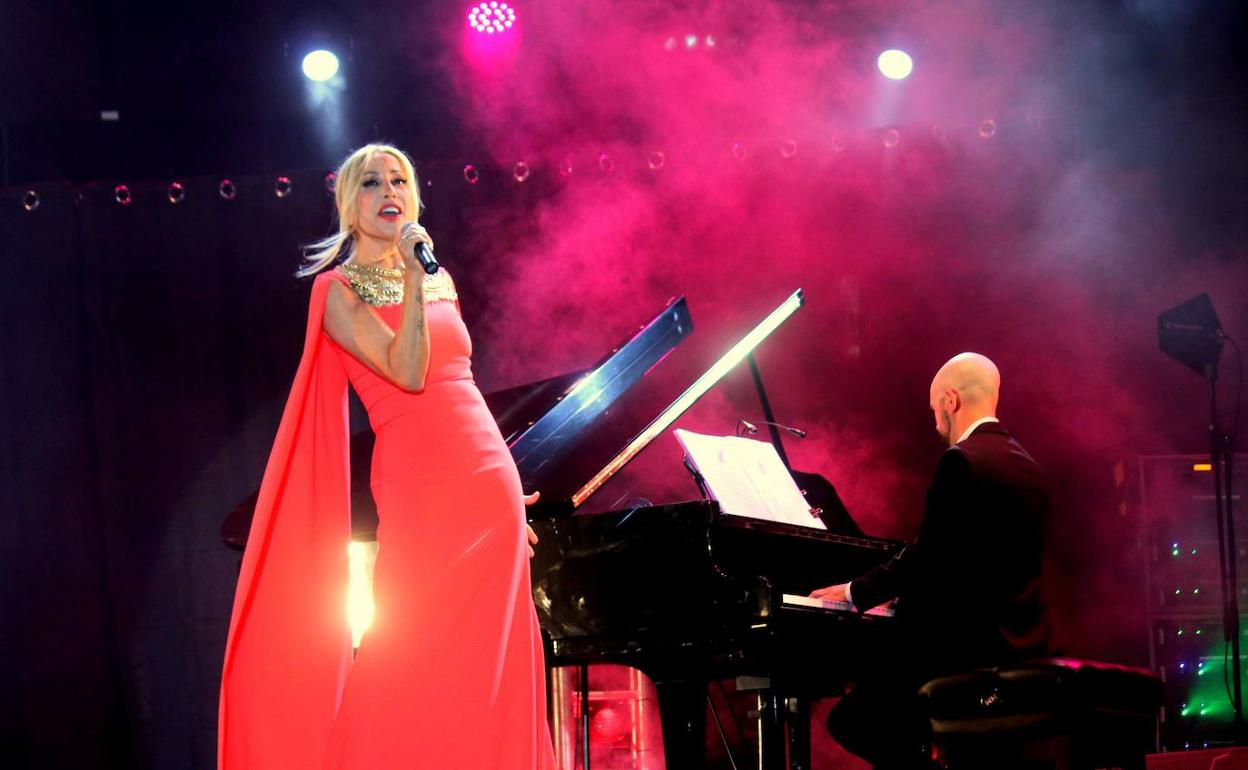 Marta Sánchez en Torquemada.