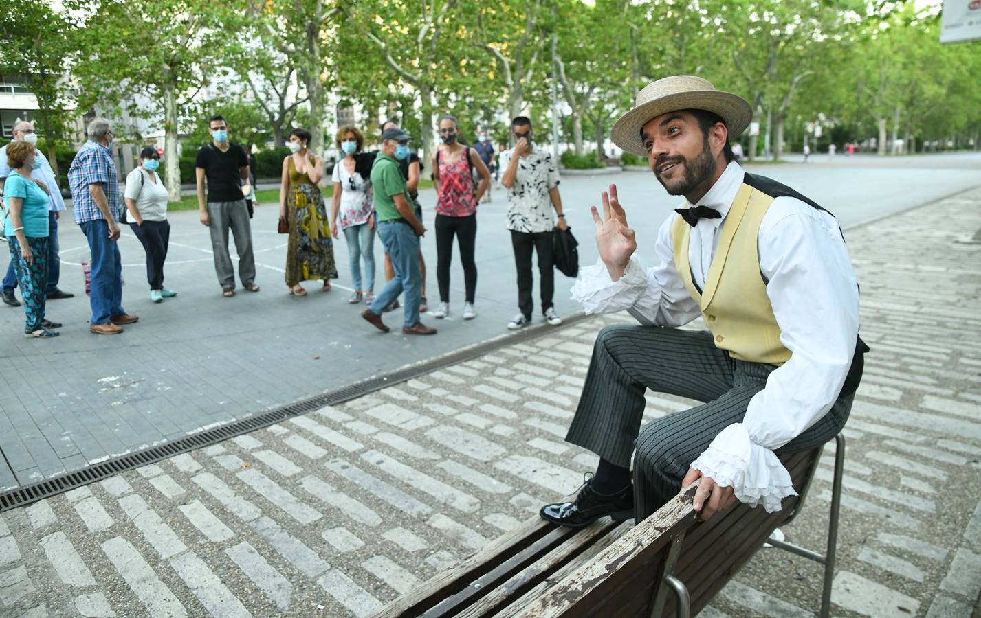 Fotos: Visita teatralizada por Valladolid para conocer la historia del Teatro Pradera