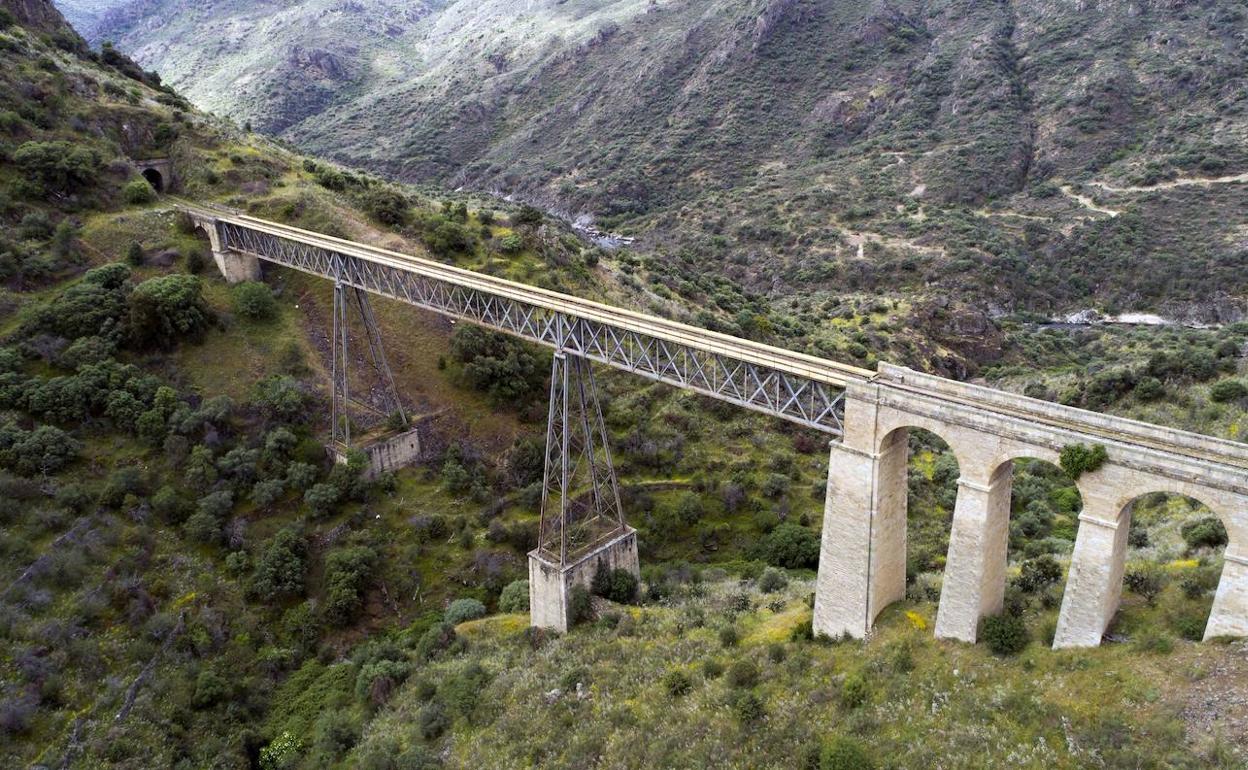 Los rayos provocan un pequeño incendio en La Fregeneda en Salamanca