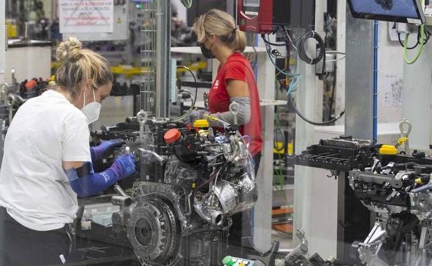 Renault ofrece recolocación en Valladolid a sus 18 despedidos de Sevilla