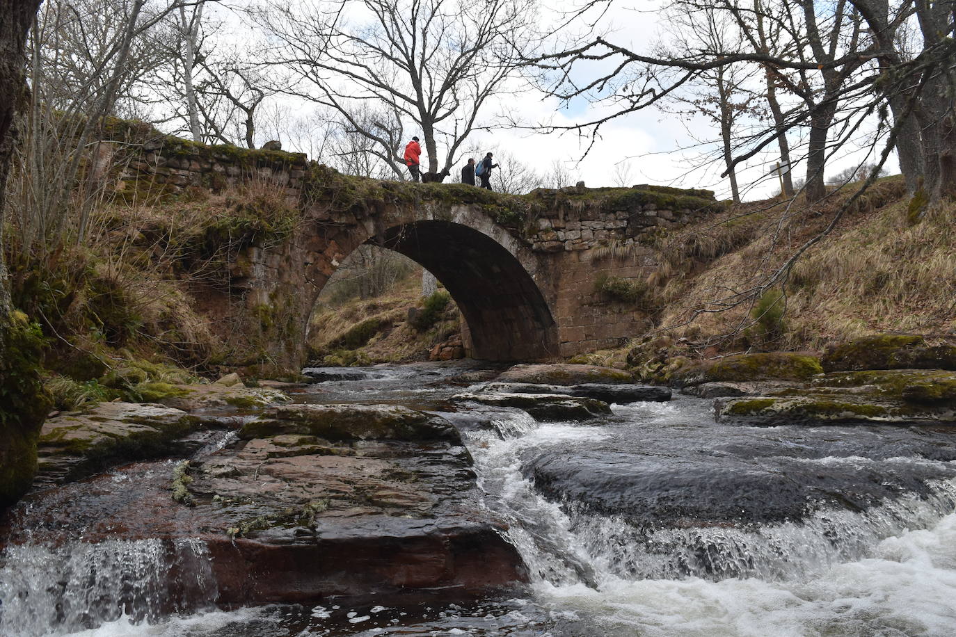Puente de Rojadillo en Brañosera. 