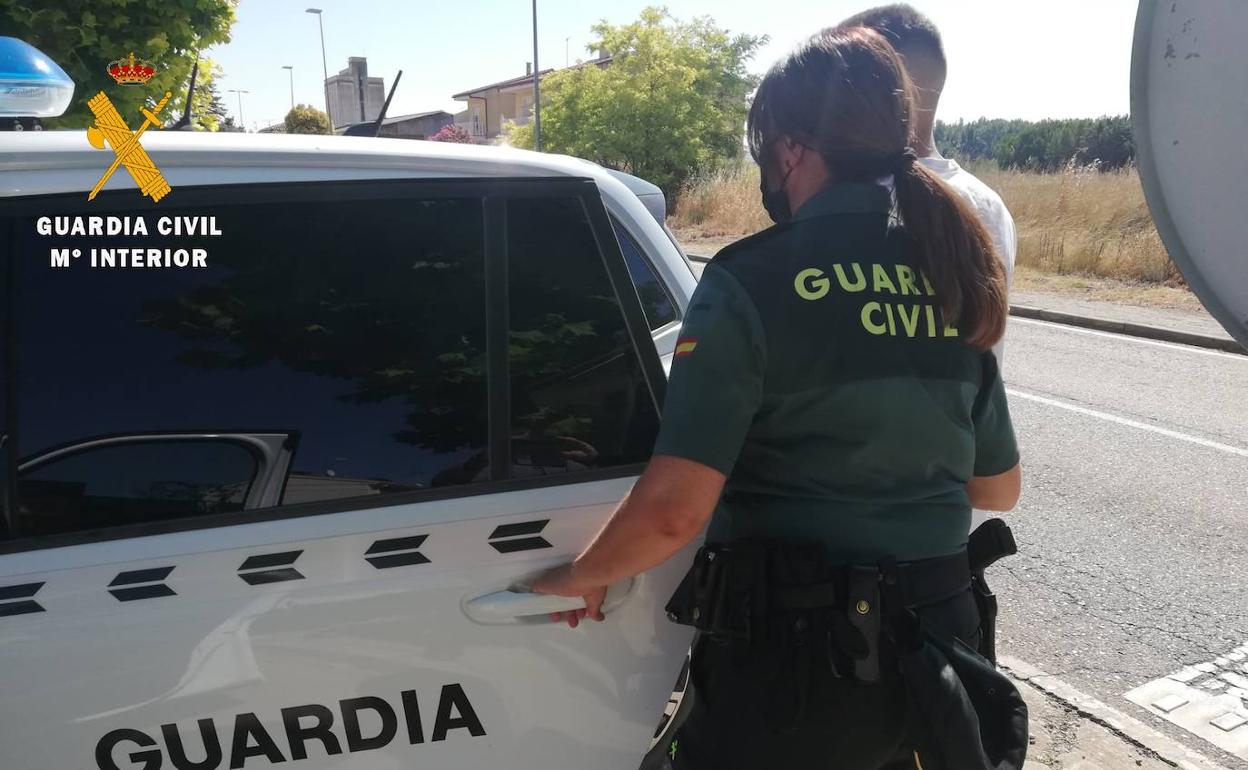 La Guardia Civil de Palencia detiene al supuesto autor del intento de robo. 