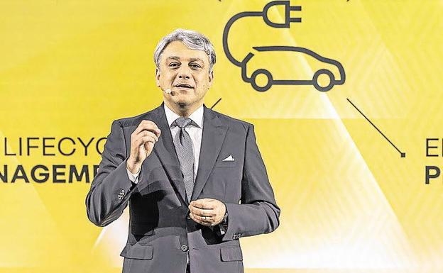 El diector general de Renault, Luca de Meo, en una comparecencia pública.