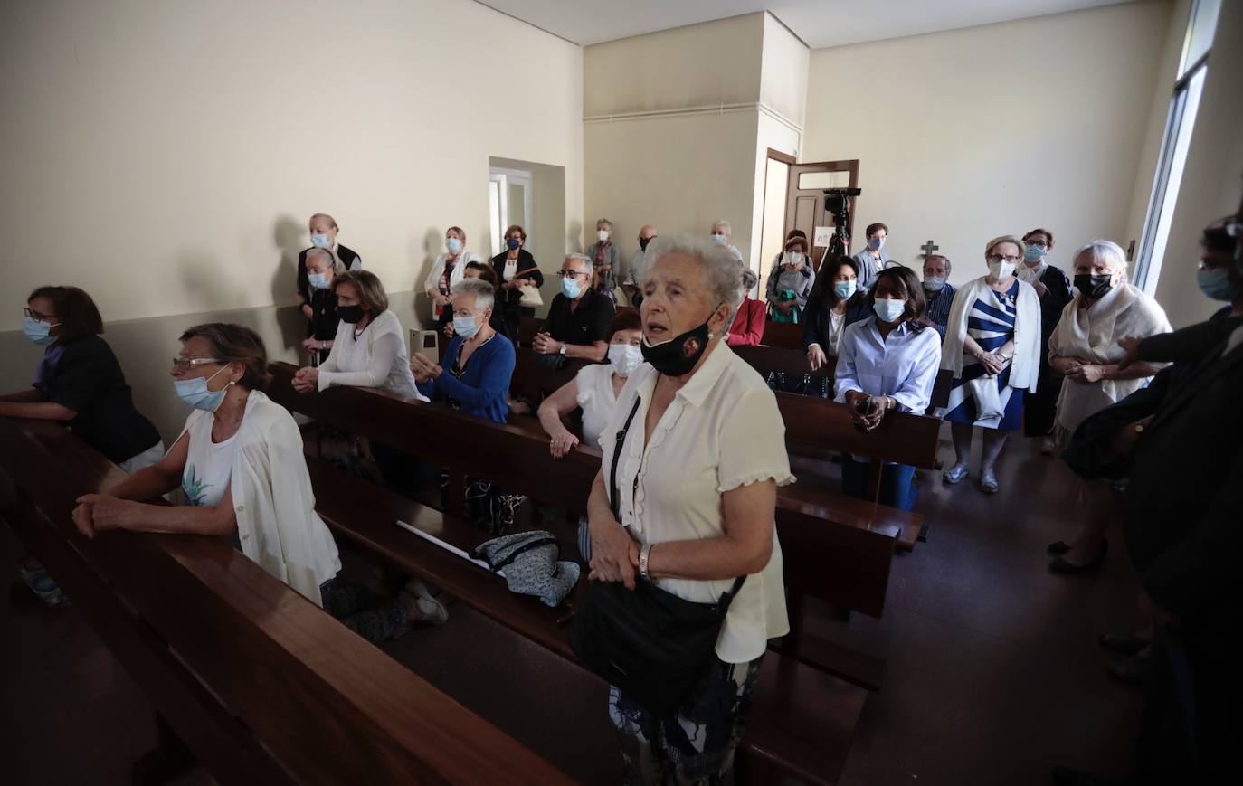 Traslado a la nueva capilla de 