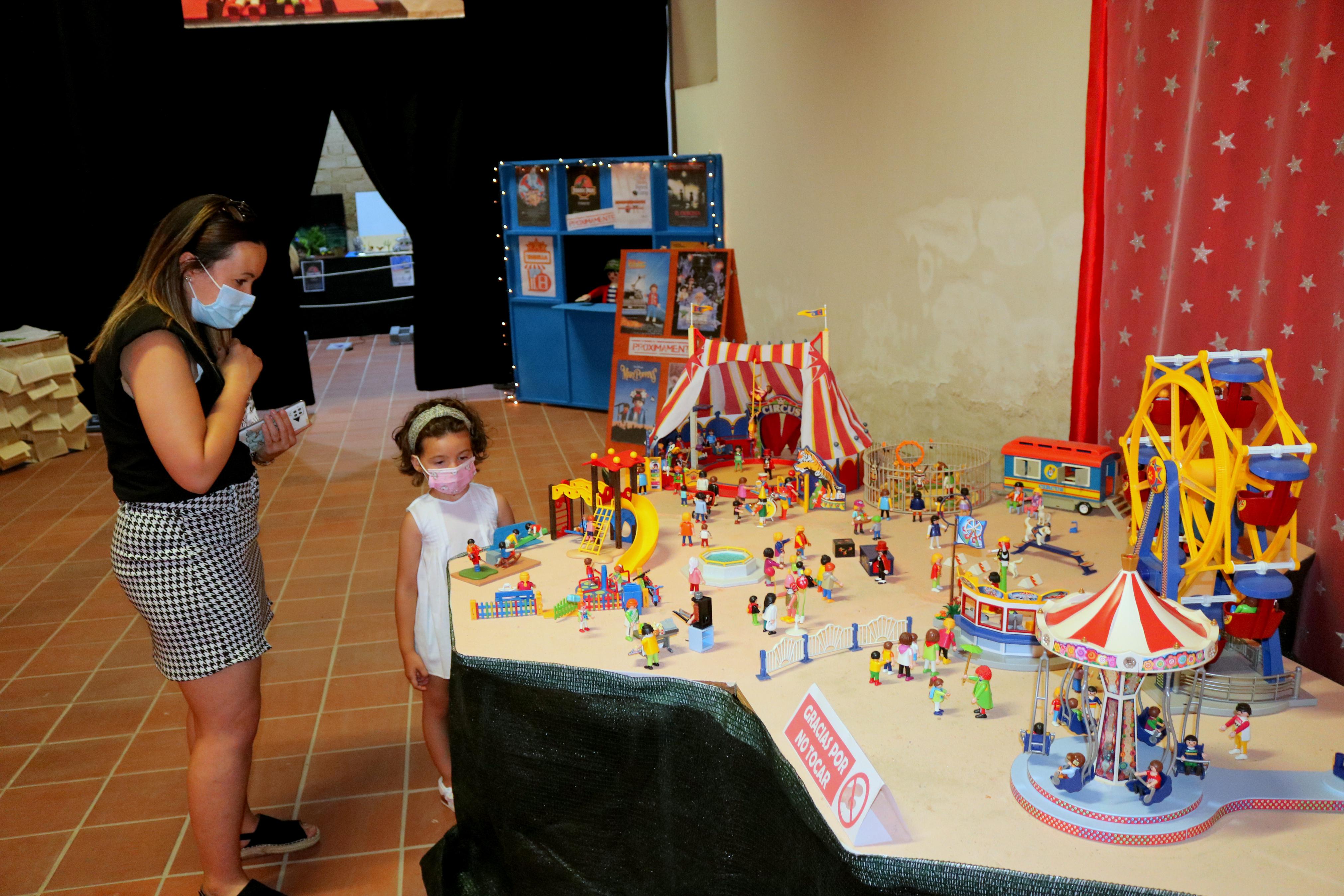 La exposición organizada por la Asociación 'Villaclick' puede visitarse en el Palacio de la Reina del Monasterio de Santa Clara de Calabazanos