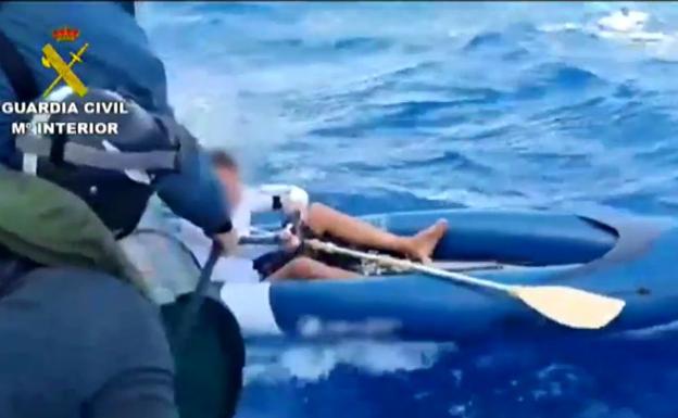 Desaparece con un kayak en Lanzarote y la Guardia Civil lo encuentra en Fuerteventura