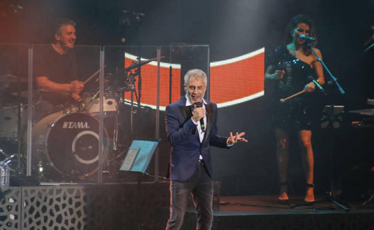 Sergio Dalma durante un concierto. 