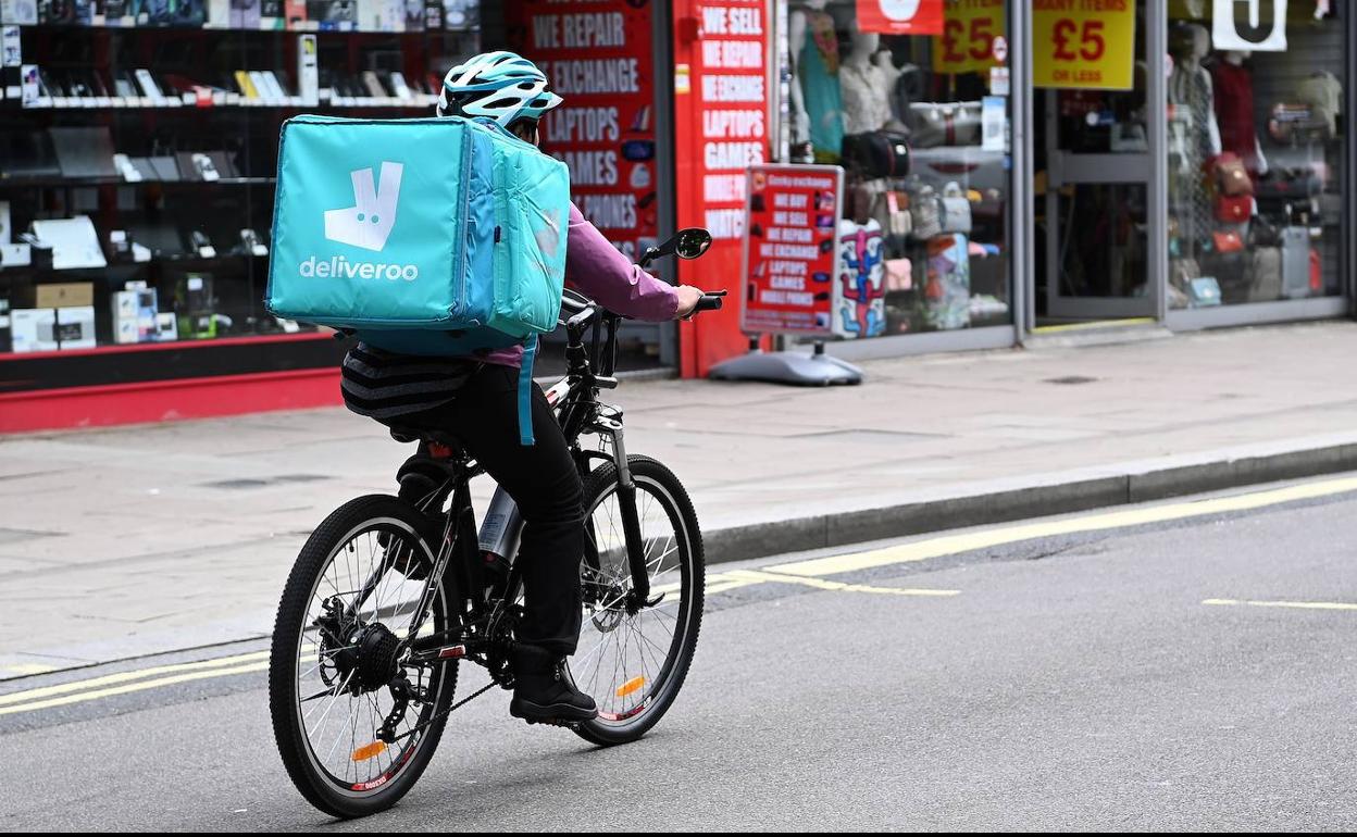 Empleado de Deliveroo.