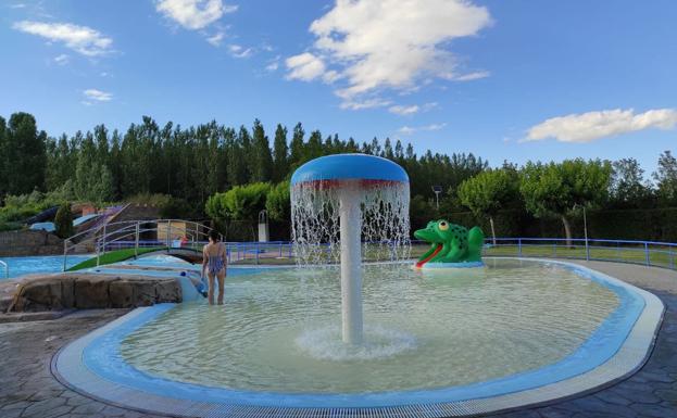 Una de las piscinas de Valencia de Don Juan.