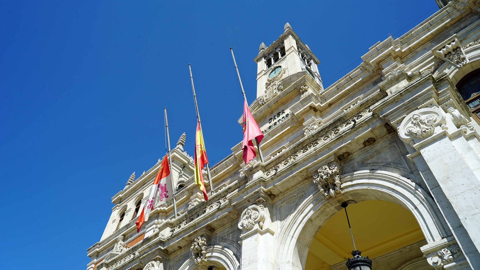 Fotos: Acto de homenaje al polícía fallecido en acto de servicio en Valladolid