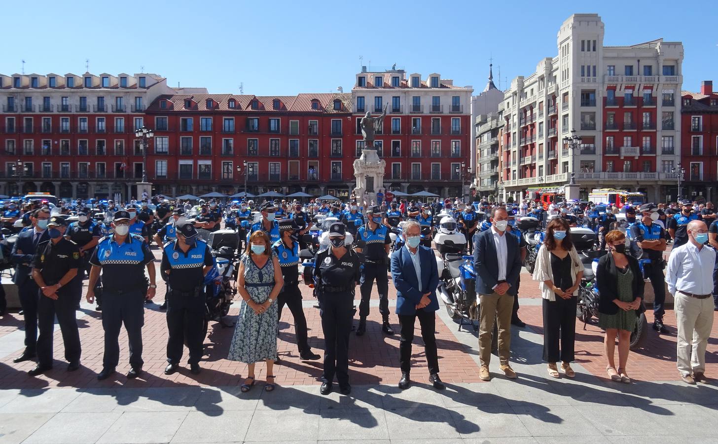 Fotos: Acto de homenaje al polícía fallecido en acto de servicio en Valladolid