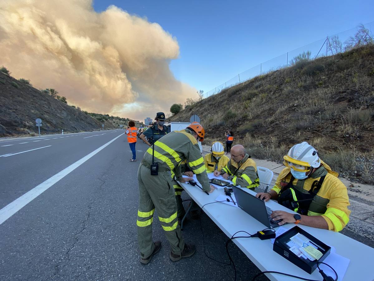 Fotos: Incendio en la localidad abulense de El Tiemblo