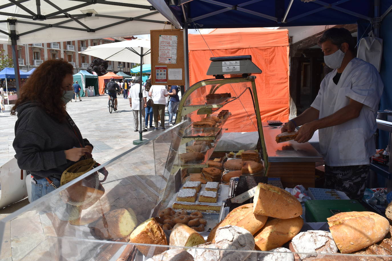 Después de que se cancelase el año pasado por la pandemia, vuelve la feria con menos vendedores y sin actividades paralelas