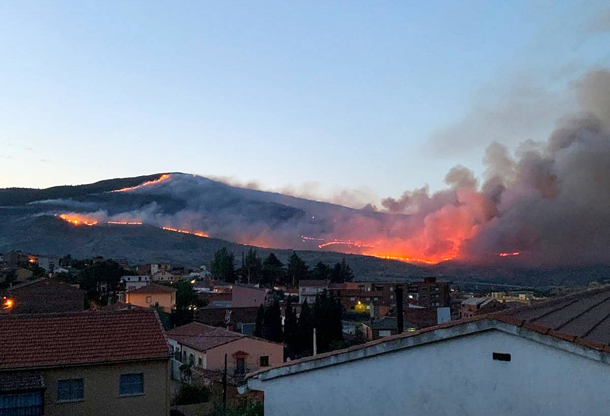 Fotos: Segundo día en el incendio de El Tiemblo, Ávila