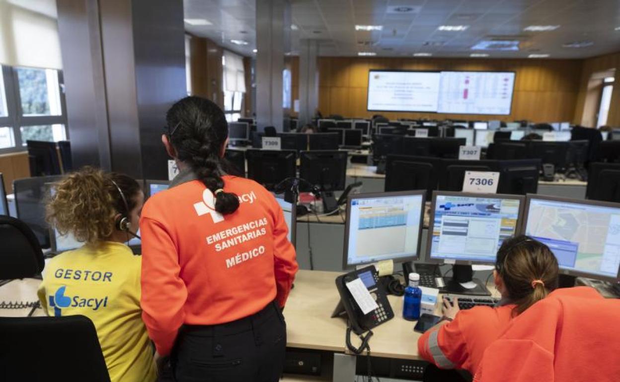 Sala de recepción de llamadas del 112. 