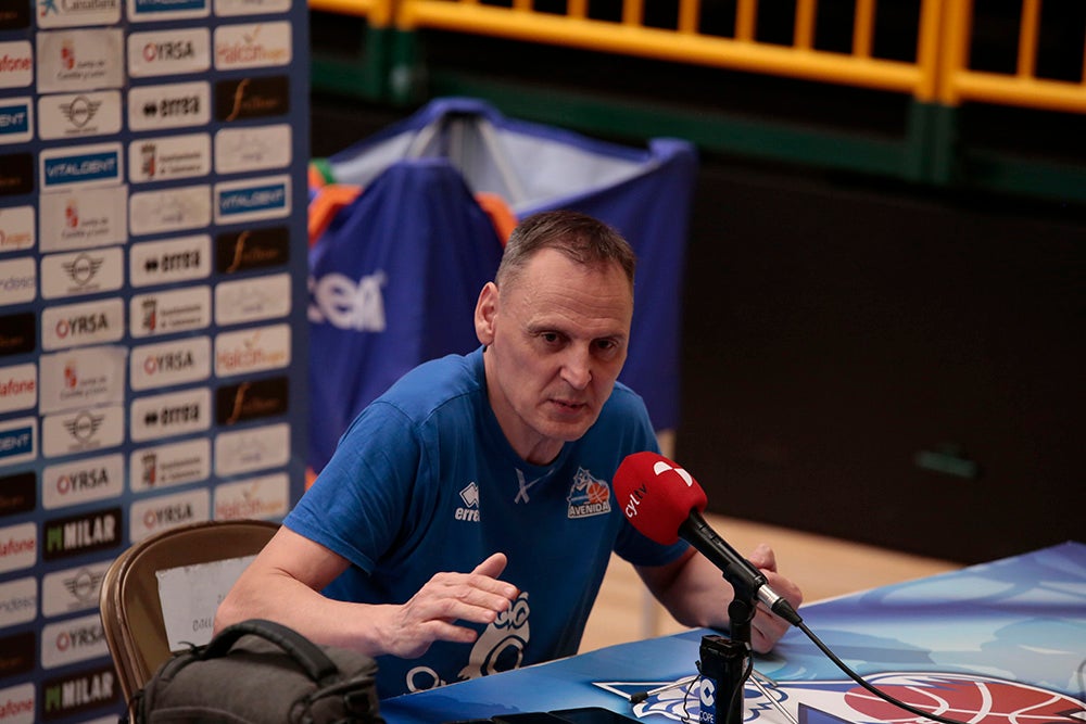 Fotos: Primer entrenamiento del CB Avenida 21/22