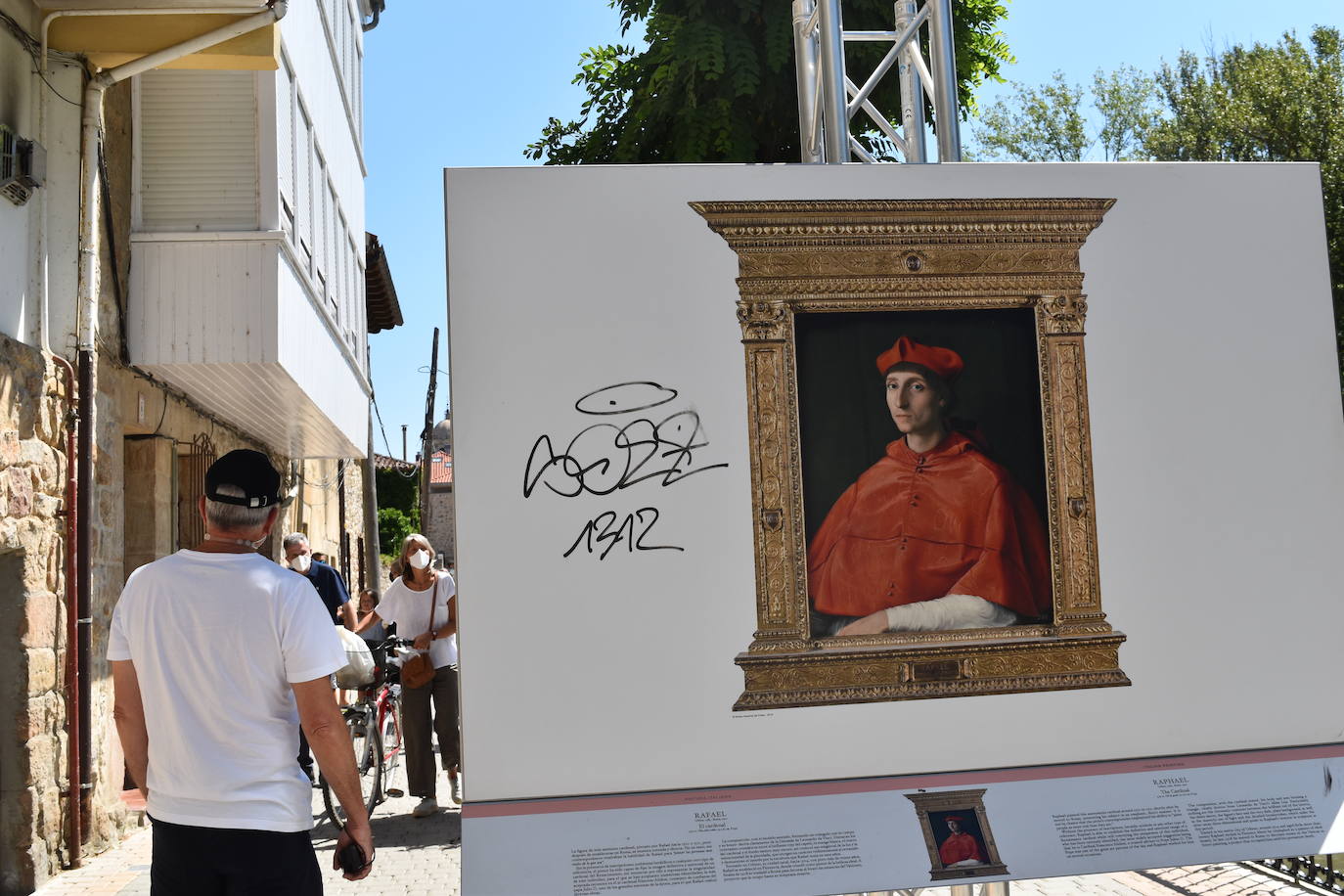 Fotos: Indignación en Aguilar por las pintadas de la exposición del Museo del Prado
