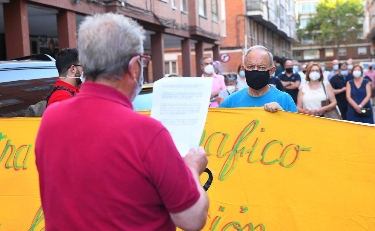 Concentración en el barrio de Pajarillos contra el narcotráfico, este martes por la tarde. 