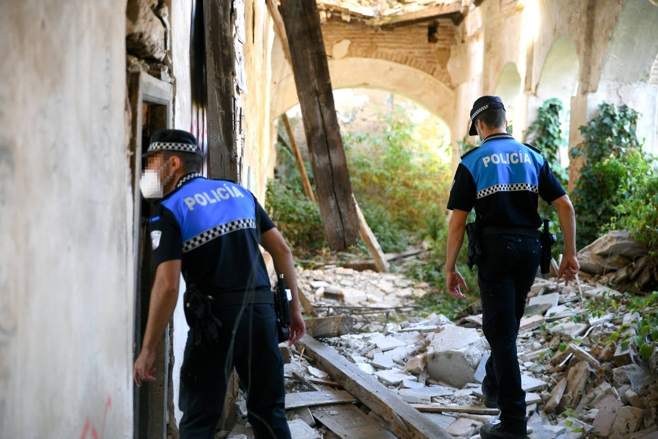 Fotos: La Policía Local de Tordesillas busca a al anciano desaparecido en el antiguo hospital Mater Dei