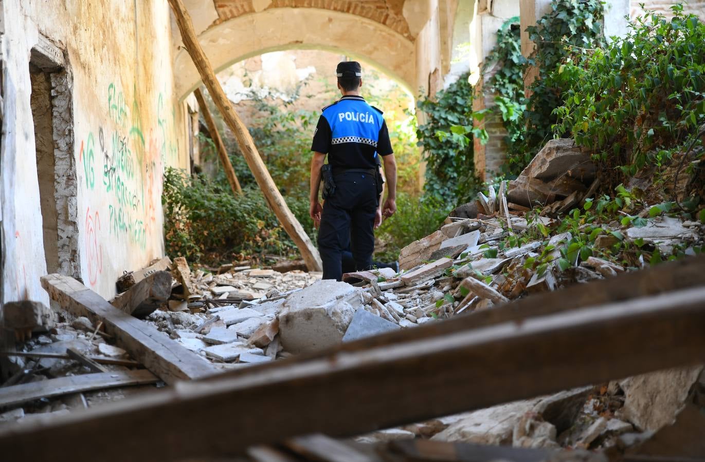 Fotos: La Policía Local de Tordesillas busca a al anciano desaparecido en el antiguo hospital Mater Dei