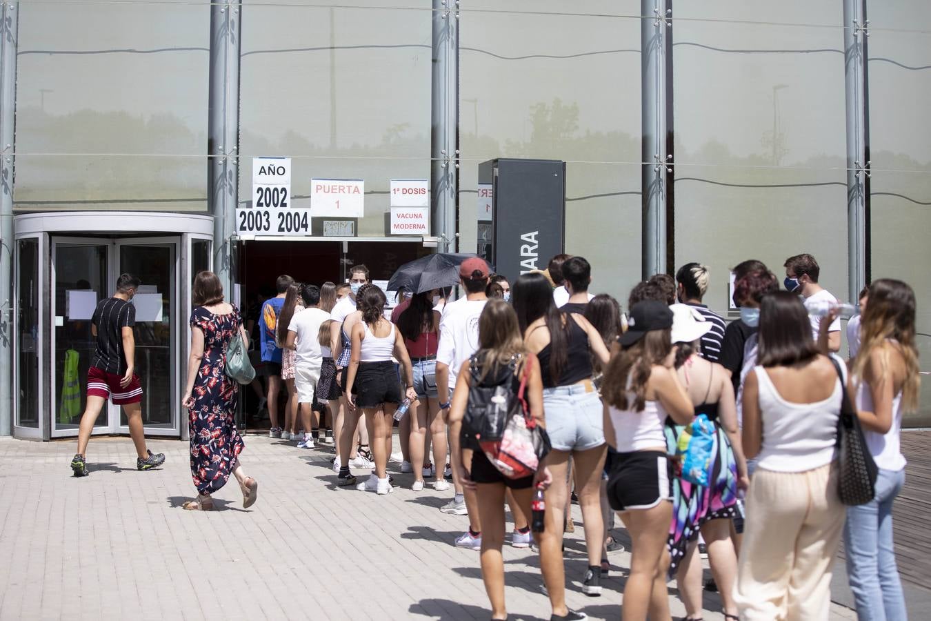 Fotos: Vacunación masiva contra la covid de los jóvenes de entre 17 y 19 años en Valladolid