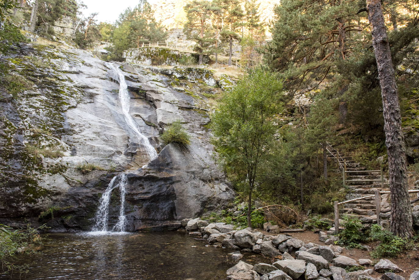 Piscinas natural en el entorno del Chorro de Navafría (Segovia)