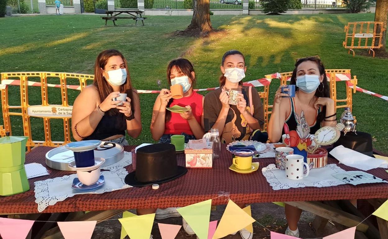 Participantes durante la 'escape room'. 