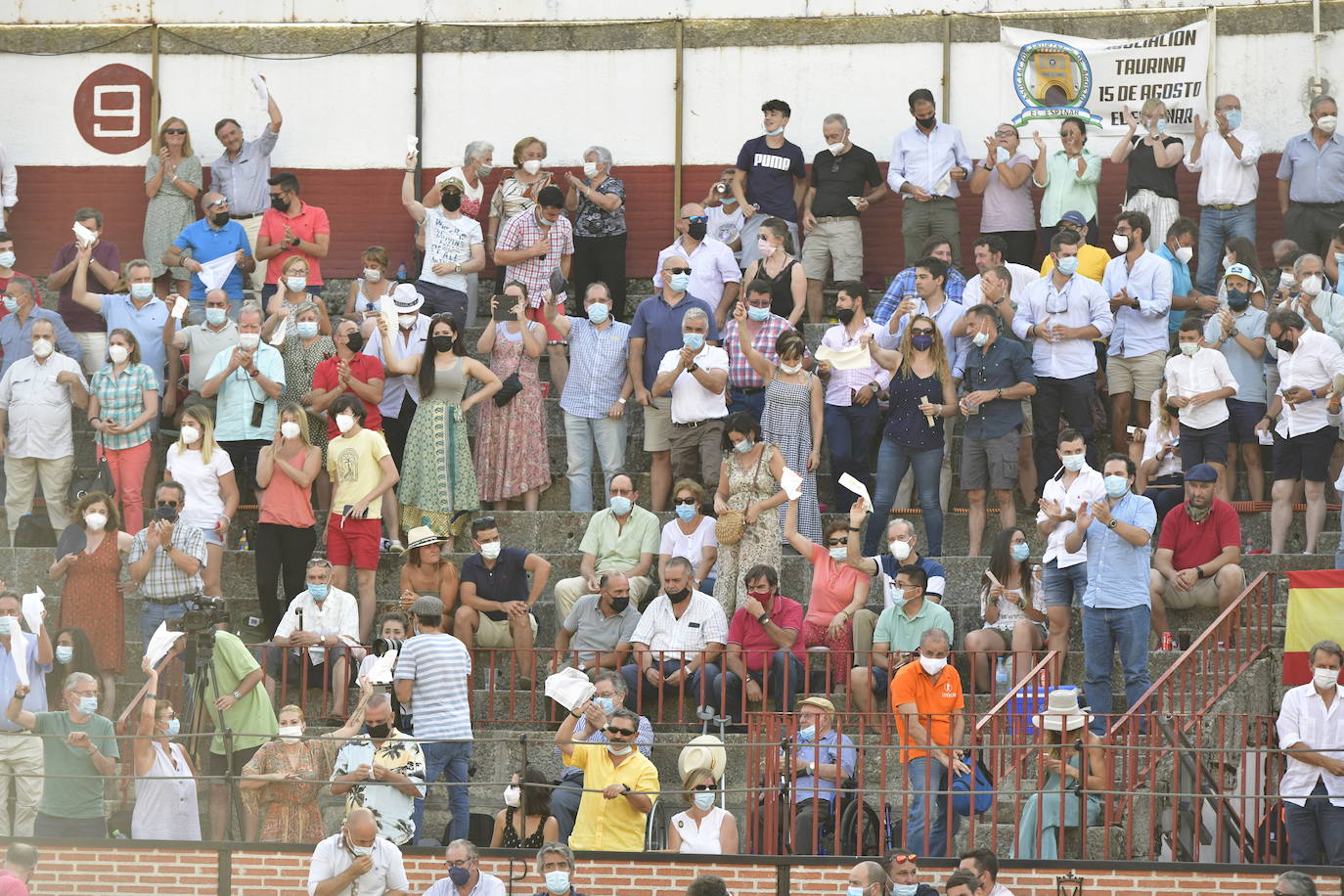 Imágenes de la corrida de este viernes en El Espinar.