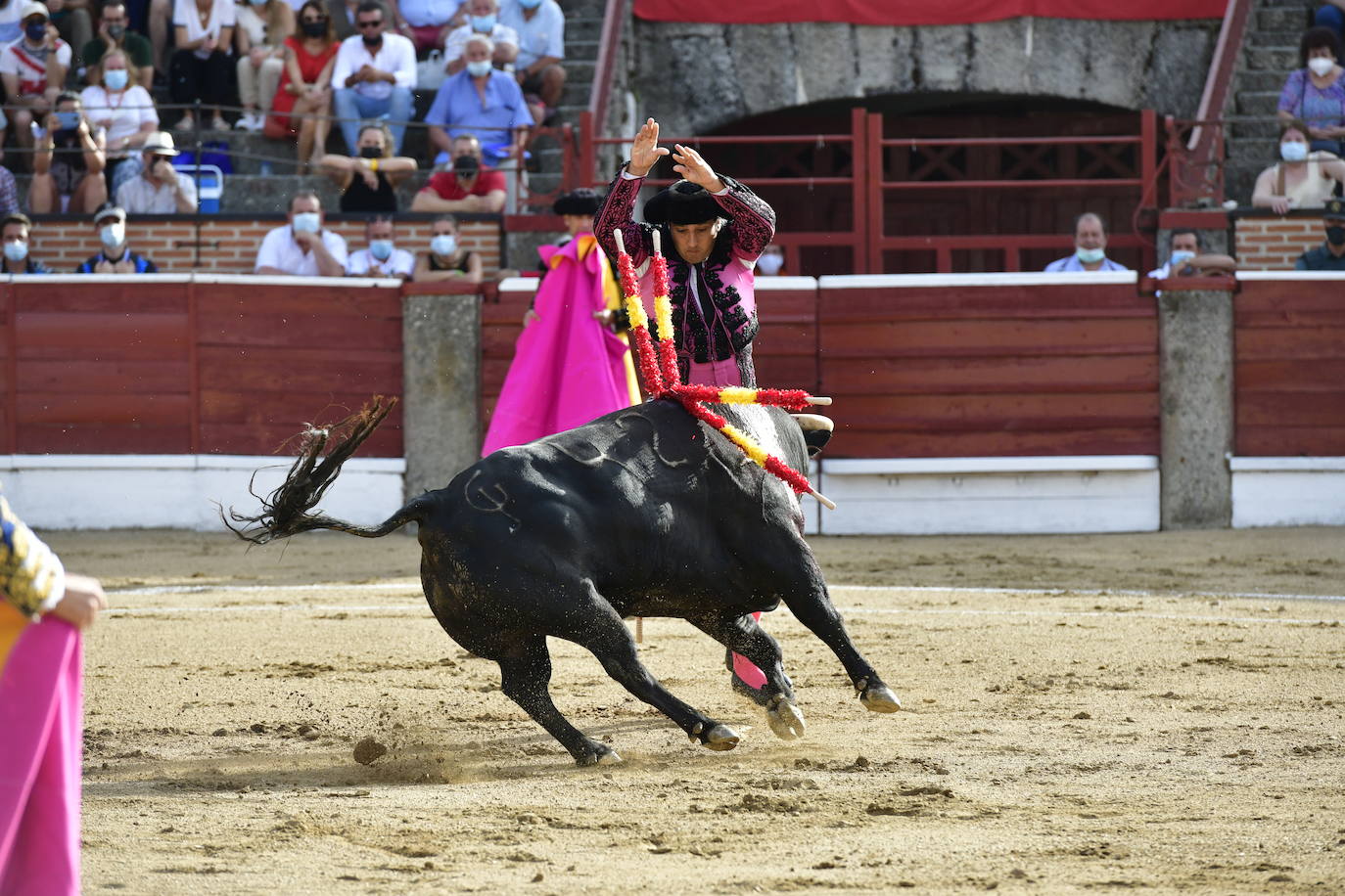 Imágenes de la corrida de este viernes en El Espinar.