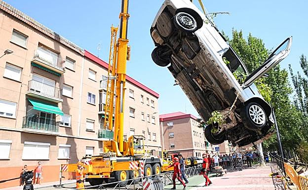Un ocupante del coche que cayó al Pisuerga: «Es un milagro que estemos bien»