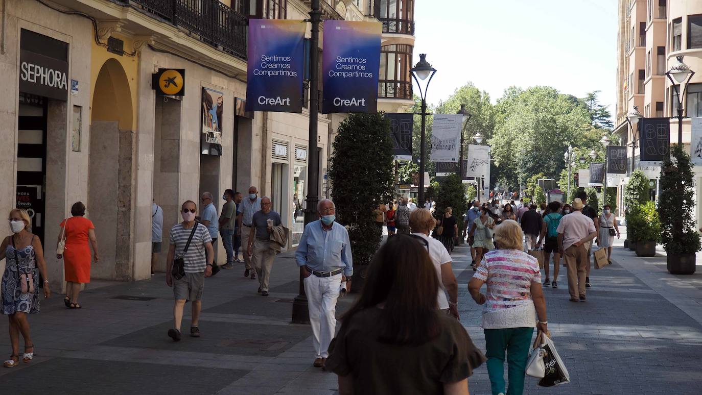 Entre los monumentos más importantes de este barrio se encuentran plaza Mayor, plaza Zorrilla o plaza España, entre otros