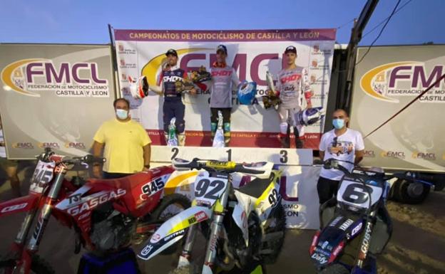 Ander Valentín se impone en el Supercross Villa de Guijuelo. 