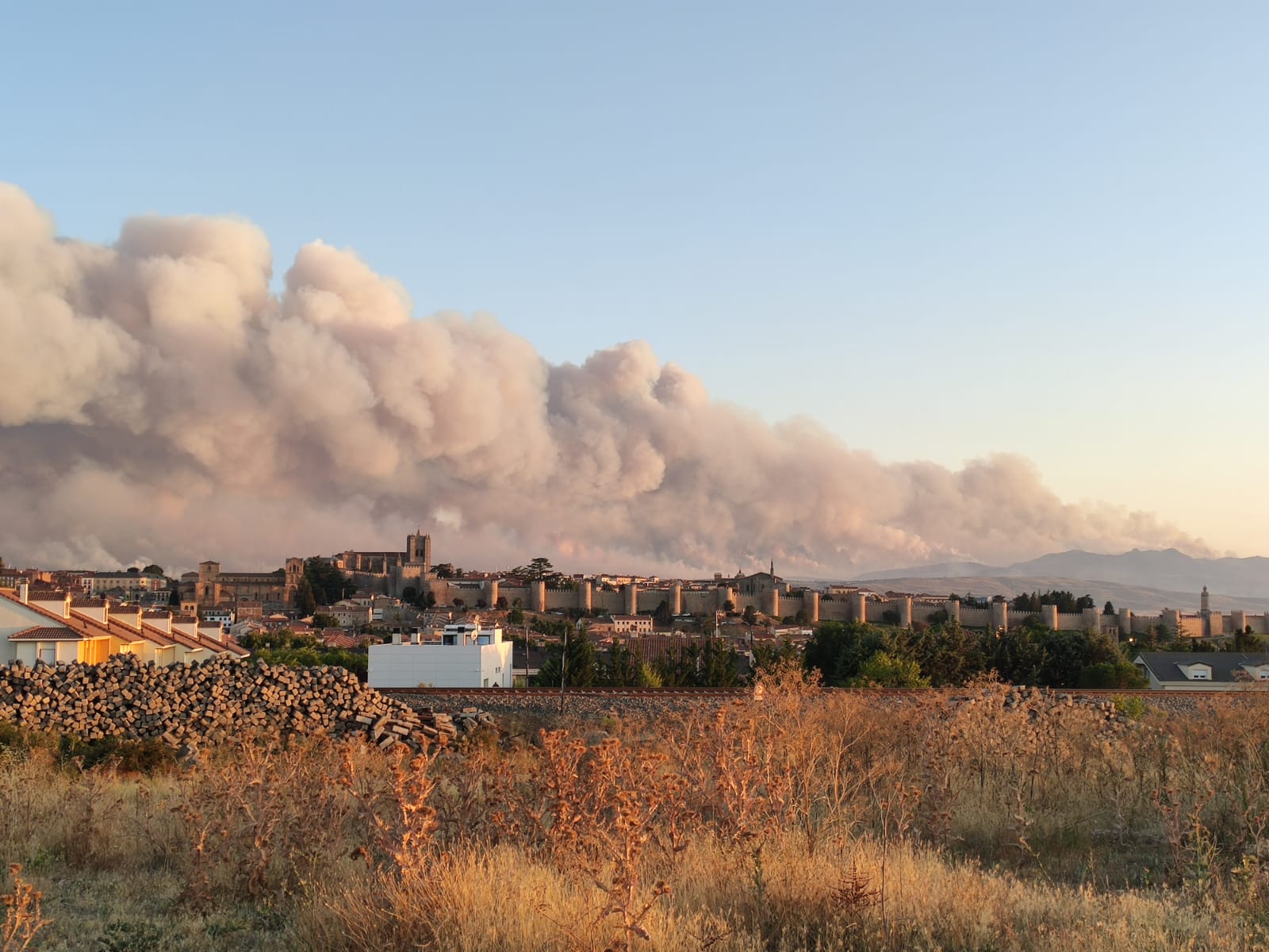 El fuego visto desde Ávila.