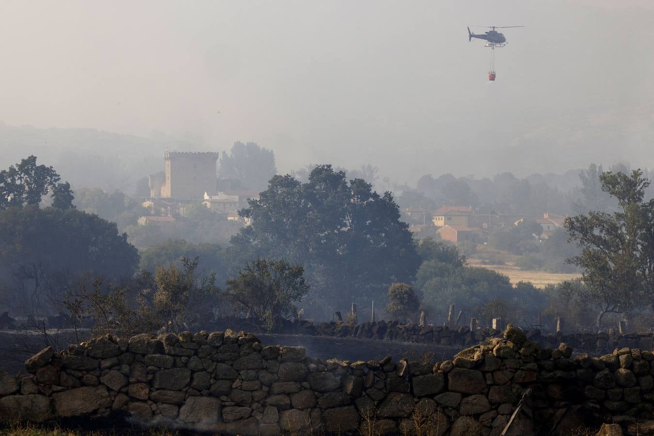 Fotos: El incendio forestal de Navalacruz obliga a desalojar varios pueblos de Ávila