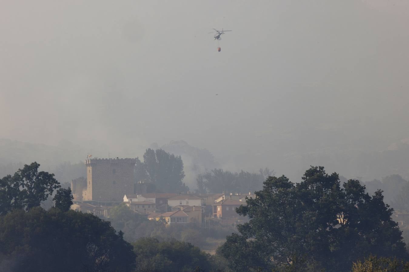 Fotos: El incendio forestal de Navalacruz obliga a desalojar varios pueblos de Ávila