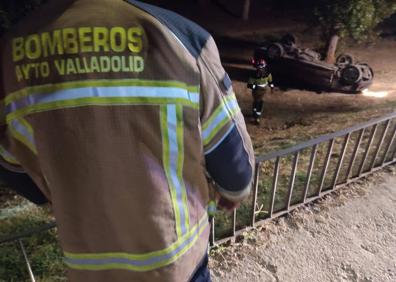 Imagen secundaria 1 - Detenido en Rondilla el conductor que se fugó tras dejar a cuatro jóvenes heridos después de caer por un terraplén